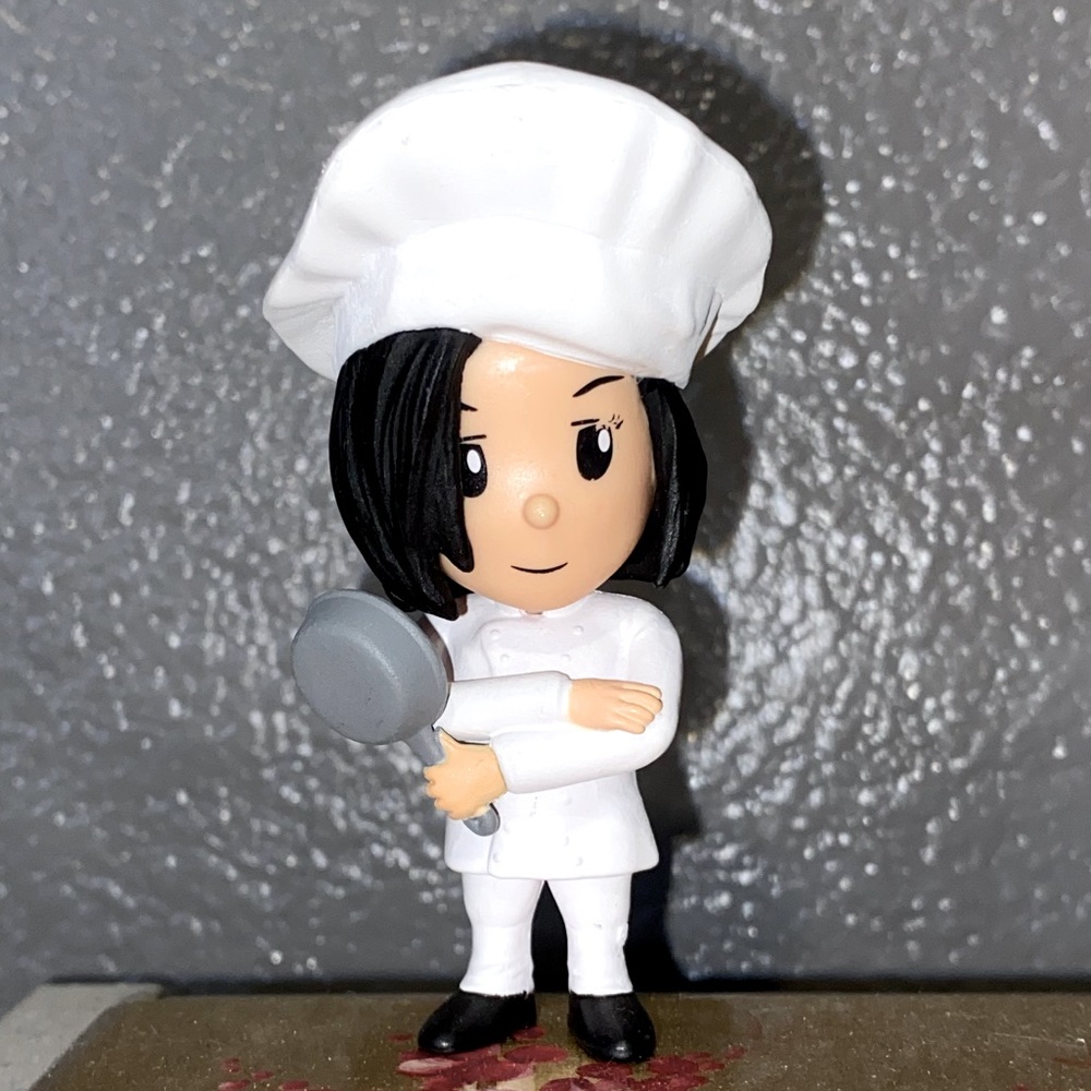 Collectible FRIENDS figurine Monica